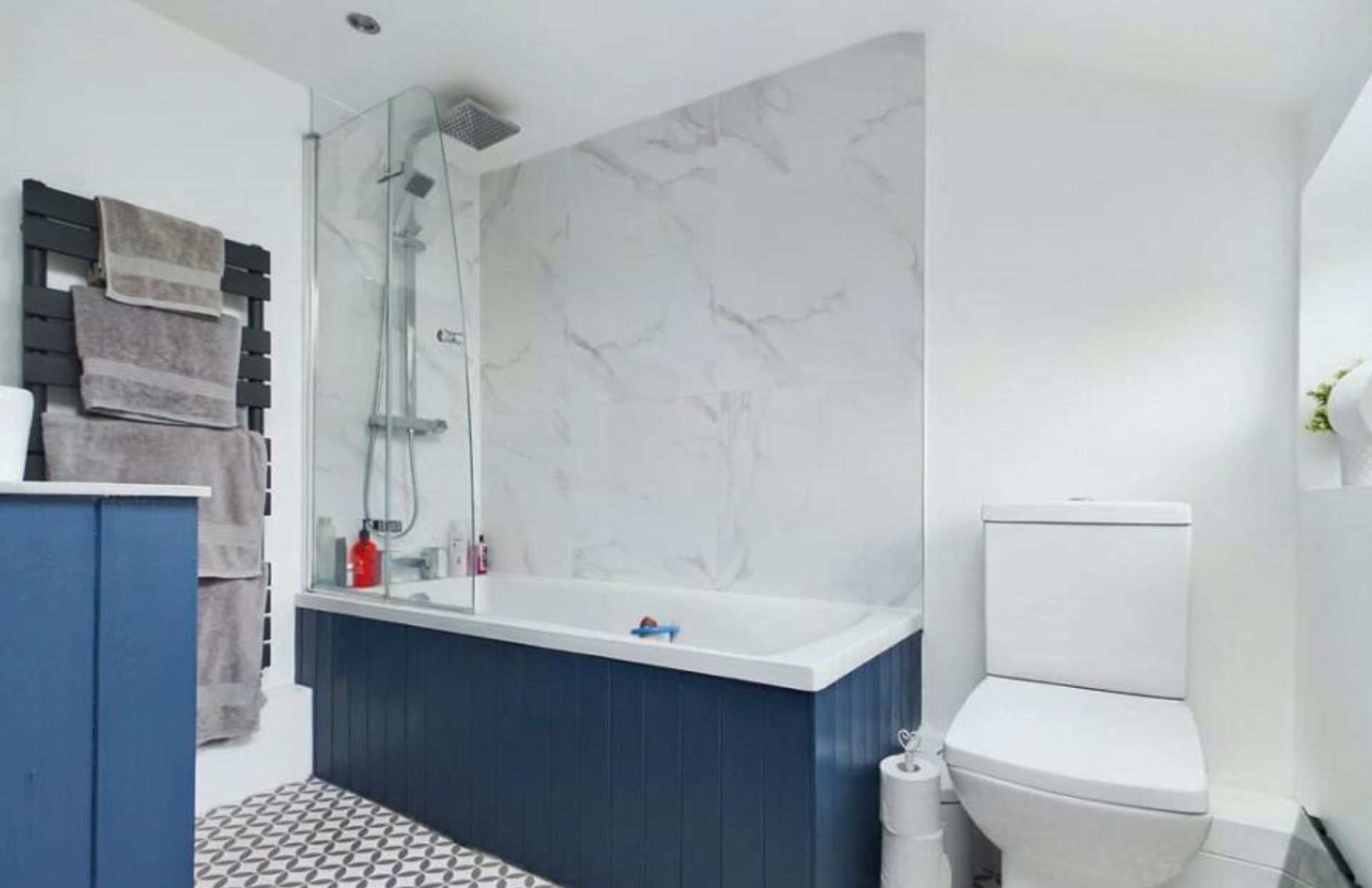 Before pic of a bathroom refurbishment replacing the bath with a shower carried out in Reading