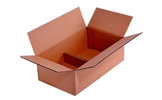 Caja de cartón marrón abierta con un divisor en su interior y sobre un fondo blanco.