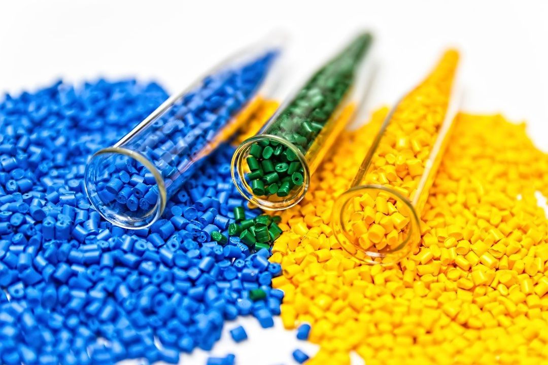 materie plastiche colorate