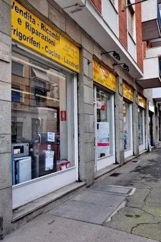 Vetrine centro assistenza