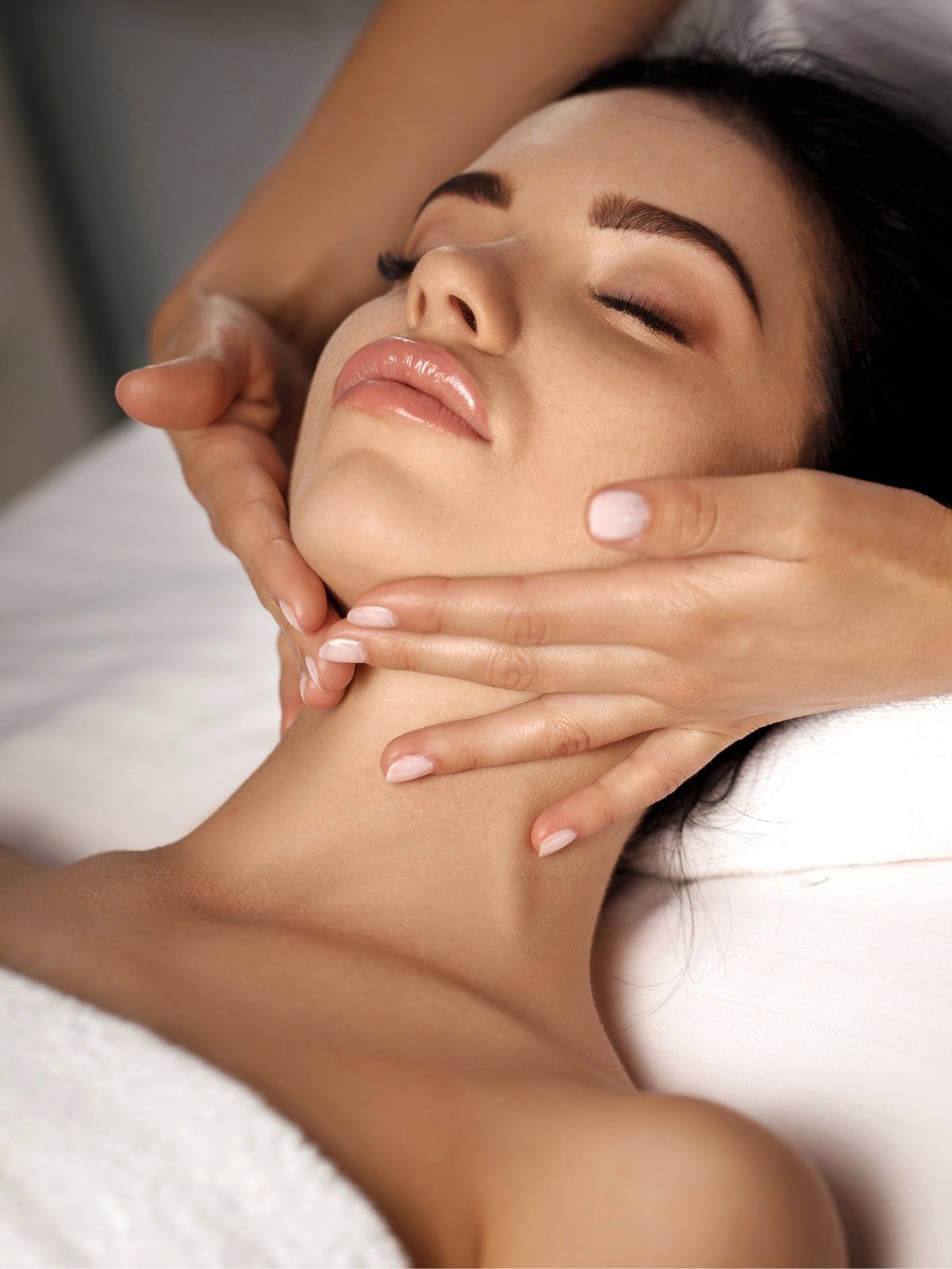 Peau lumineuse après un soin HydraFacial Platinum