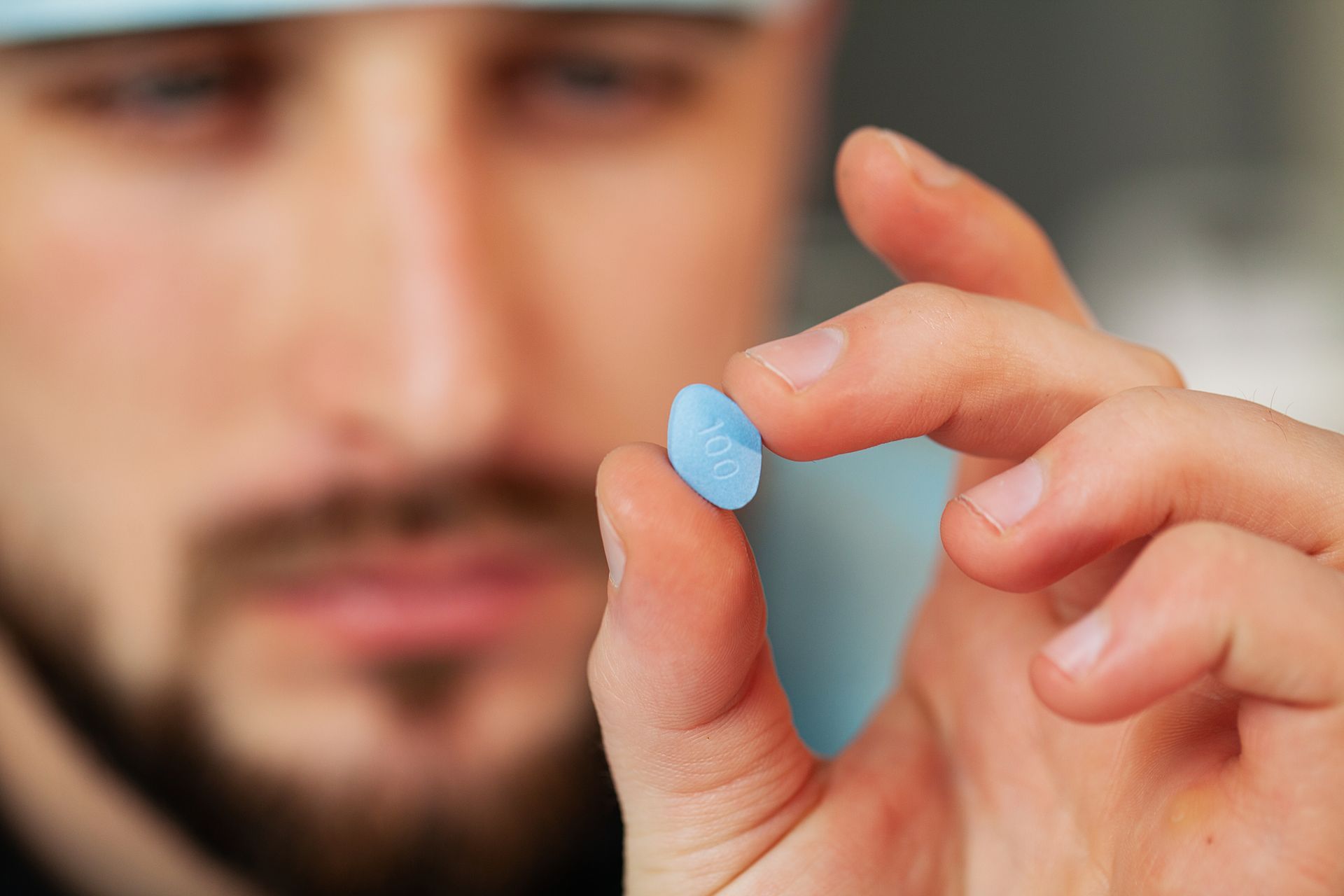 Sildenafil, Tadalafil e entre outros. Comprimido azul para impotência