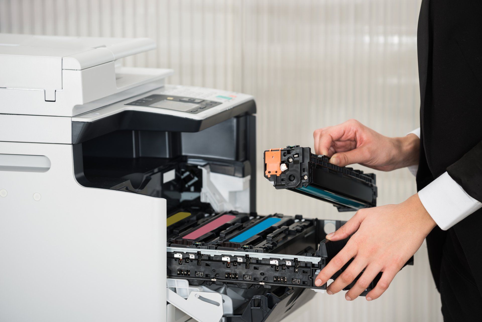 Installing ink cartridge