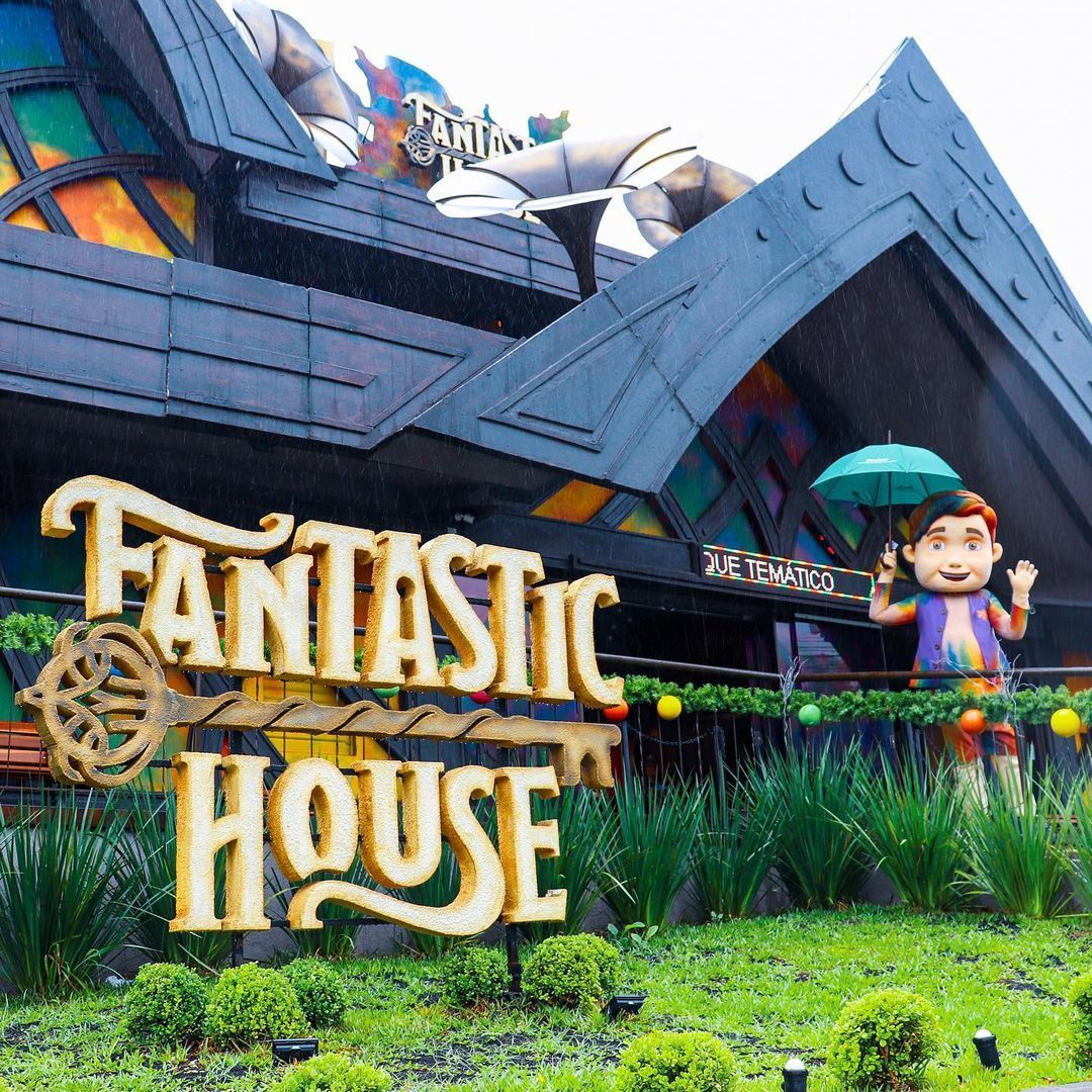 Fachada do parque temático Fantastic House em Gramado Serra Gaúcha