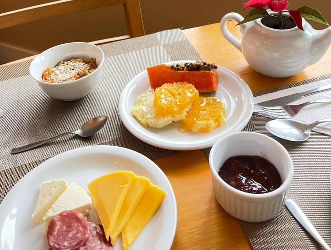Café da manhã na pousada Quinta do Vale em Gramado Serra Gaúcha