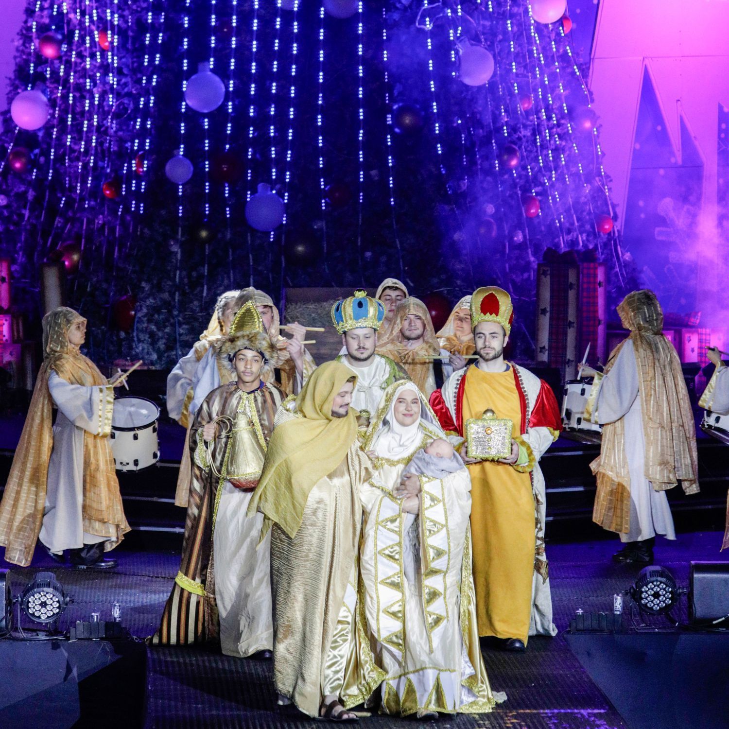 A história do nascimento de Jesus Cristo é contada durante o Nativitaten no Natal Luz Gramado 2024 - Foto: Cleiton Thiele