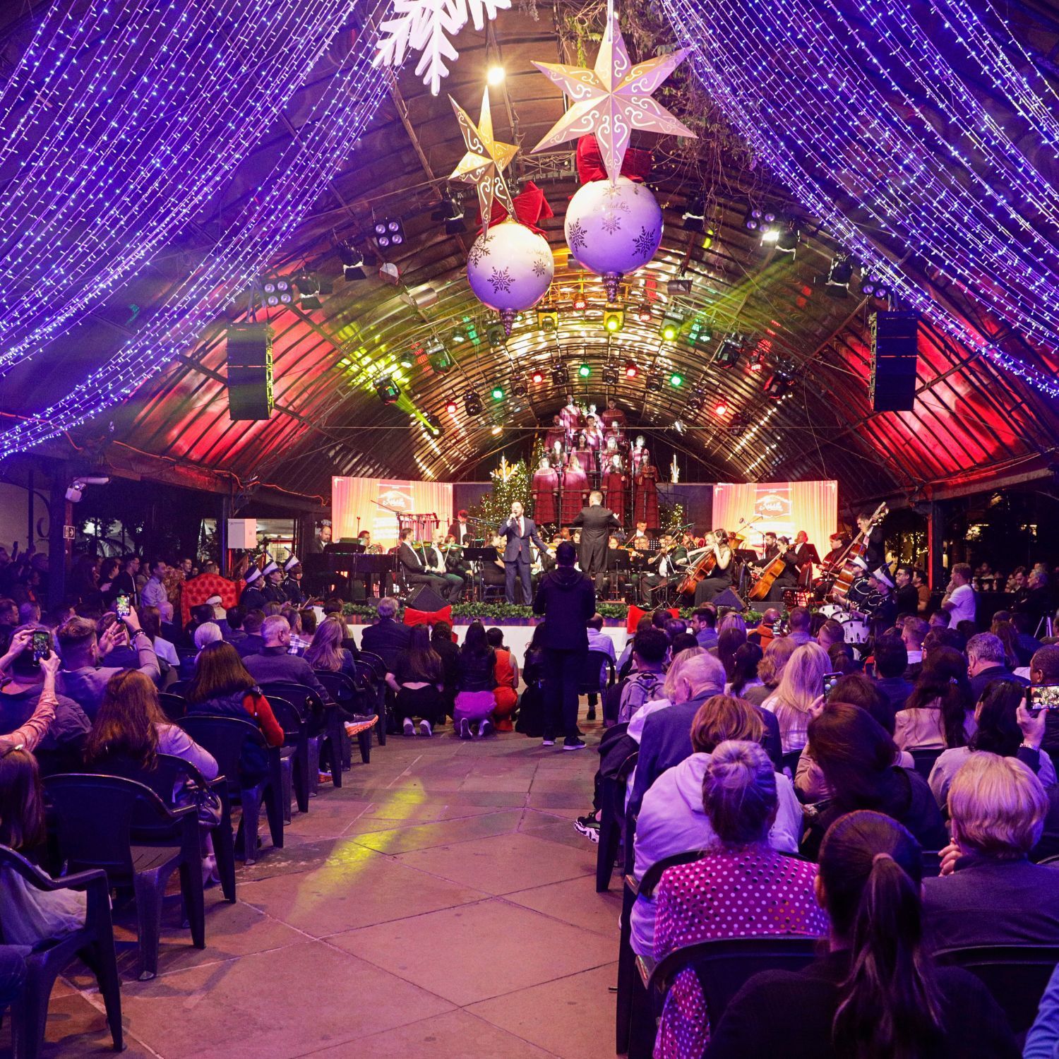 Abertura Natal Luz de Gramado 2024 - grande público na Rua Coberta Foto: Cleiton Thiele