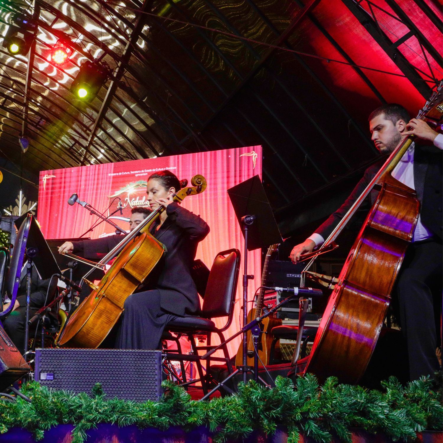 Abertura Natal Luz de Gramado 2024 - Orquestra Sinfônica de Gramado na Rua Coberta Foto Cleiton Thiele