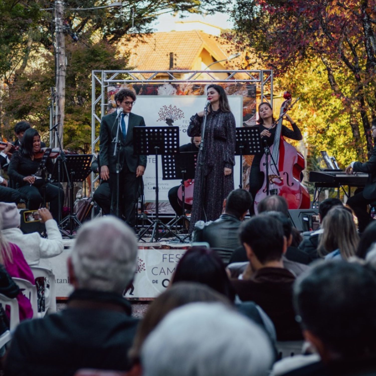 Apresentações musicais marcaram presença nas edições anteriores do Festival Caminhos de Outono em Gramado - Foto Divulgação Apresentações musicais marcaram presença nas edições anteriores do Festival Caminhos de Outono em Gramado - Foto Divulgação