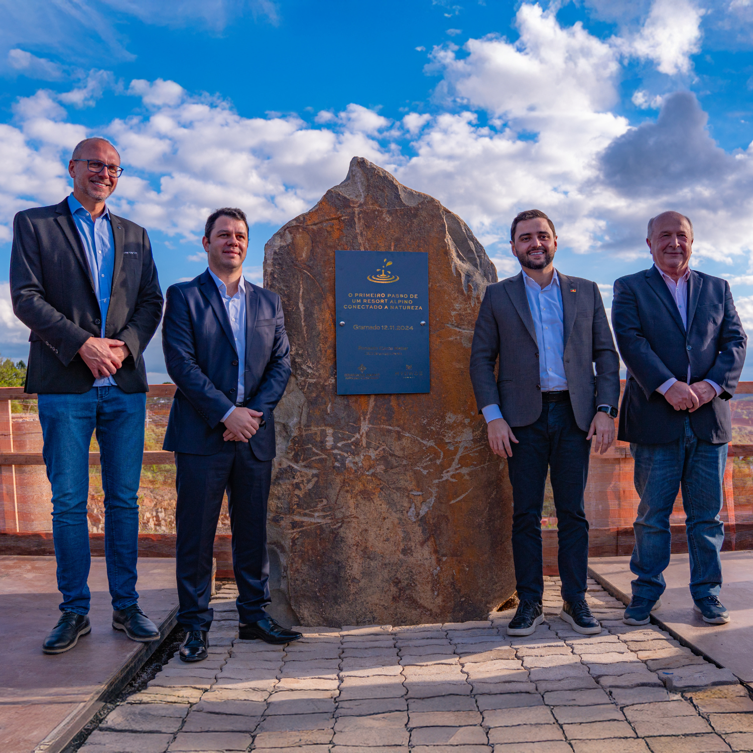 Autoridades marcam presença no evento de lançamento da Pedra Fundamental do Hydros Gramado - Foto: Divulgação