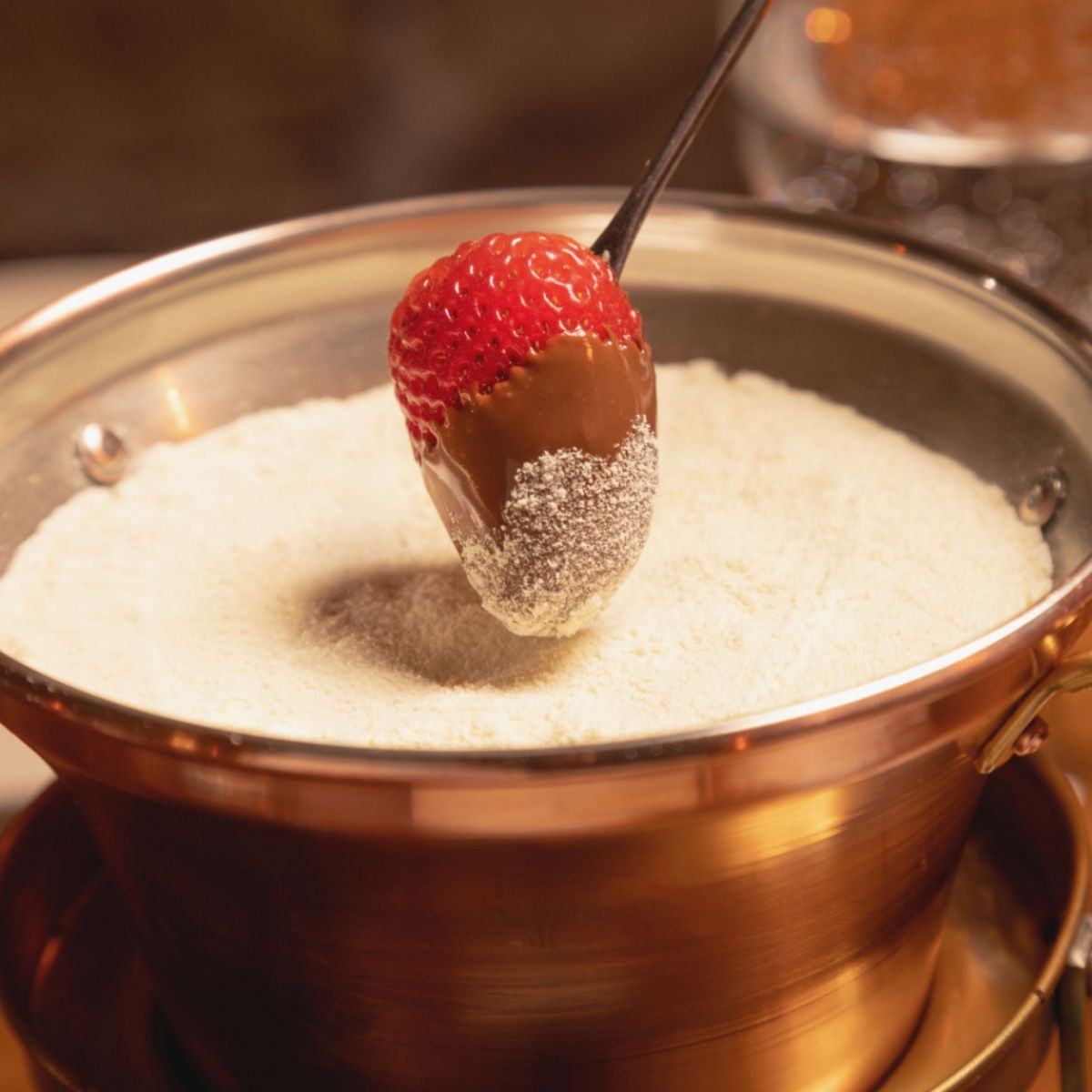 Ceia de Réveillon em Gramado no Chalezinho: celebre 2026 com menu especial e fondues