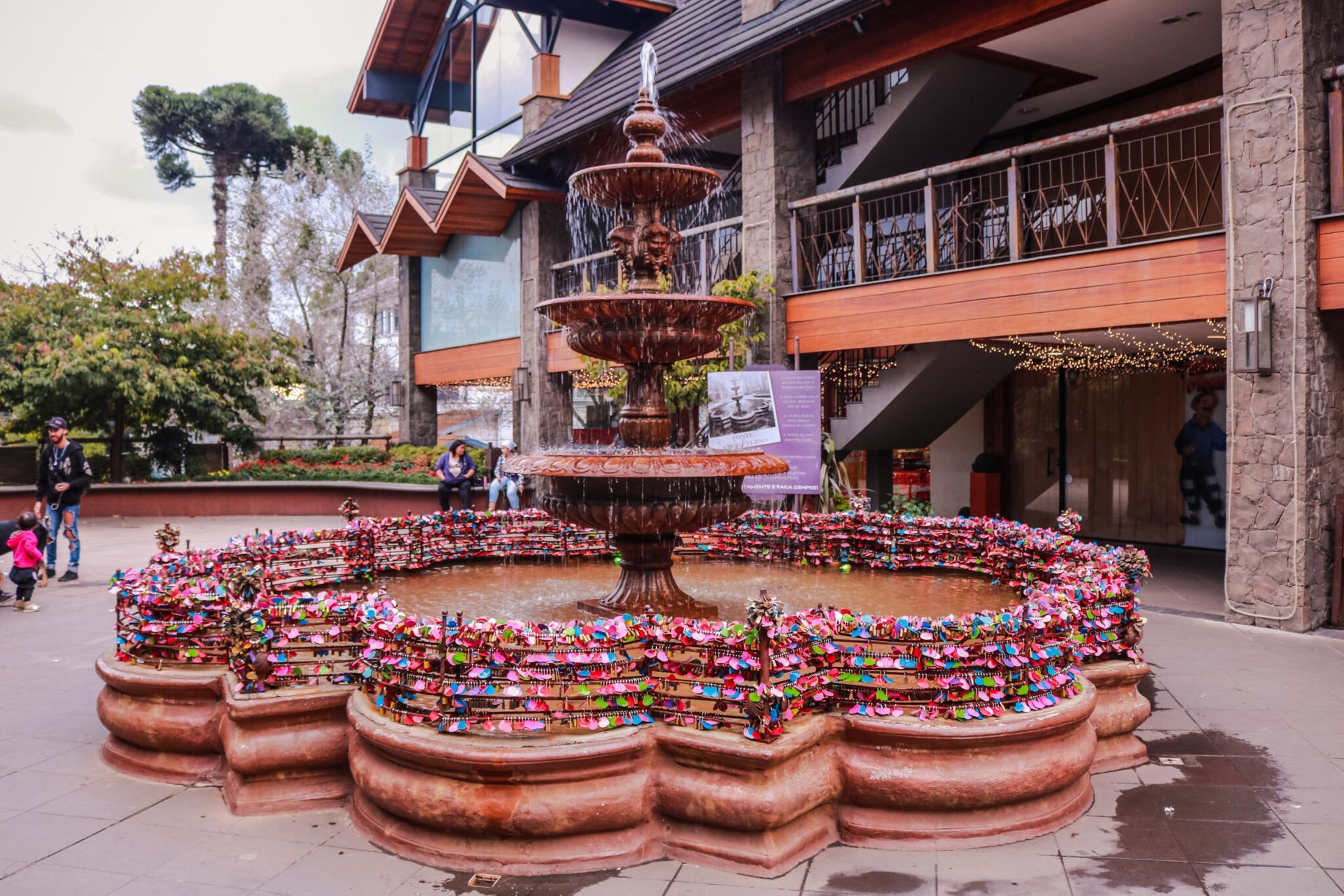Cadeados na Fonte do Amor Eterno em Gramado Serra Gaúcha