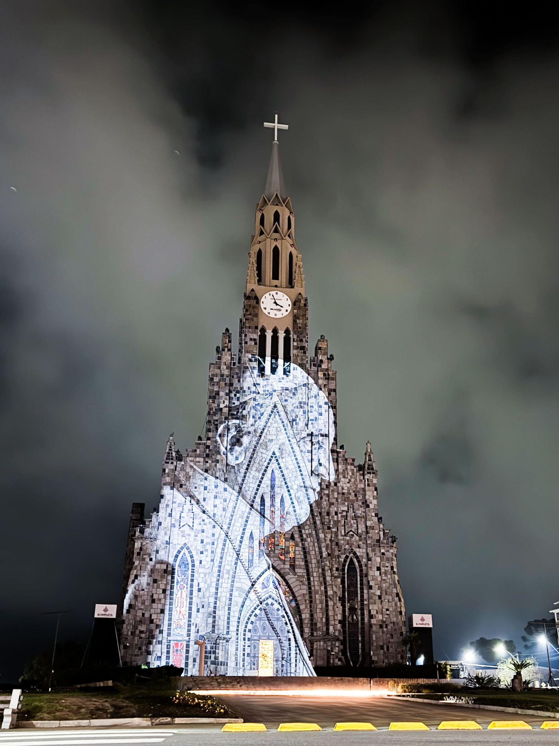 Homenagem ao Papa Francisco na Catedral de Pedra - Foto Luzia Camelo