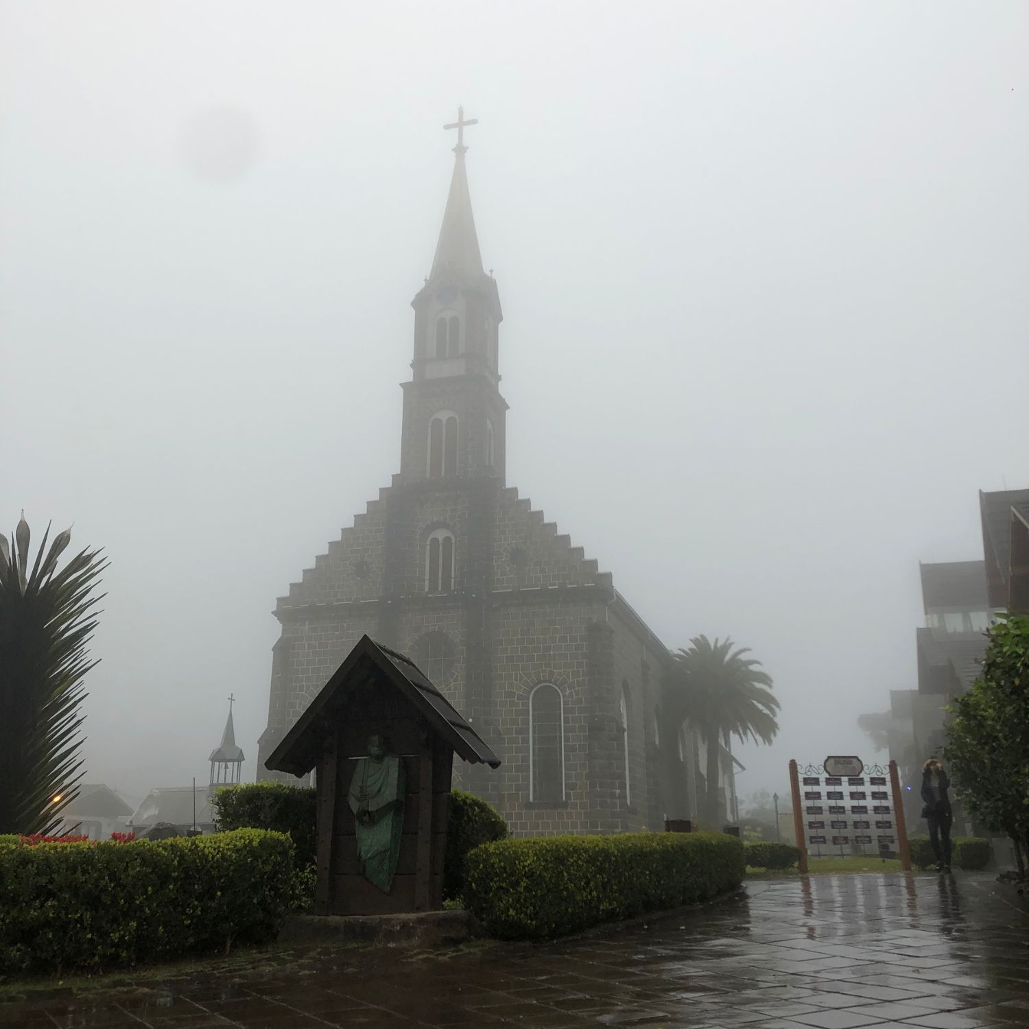 Igreja Matriz São Pedro em um dia de inverno em Gramado Igreja Matriz São Pedro em um dia de inverno em Gramado