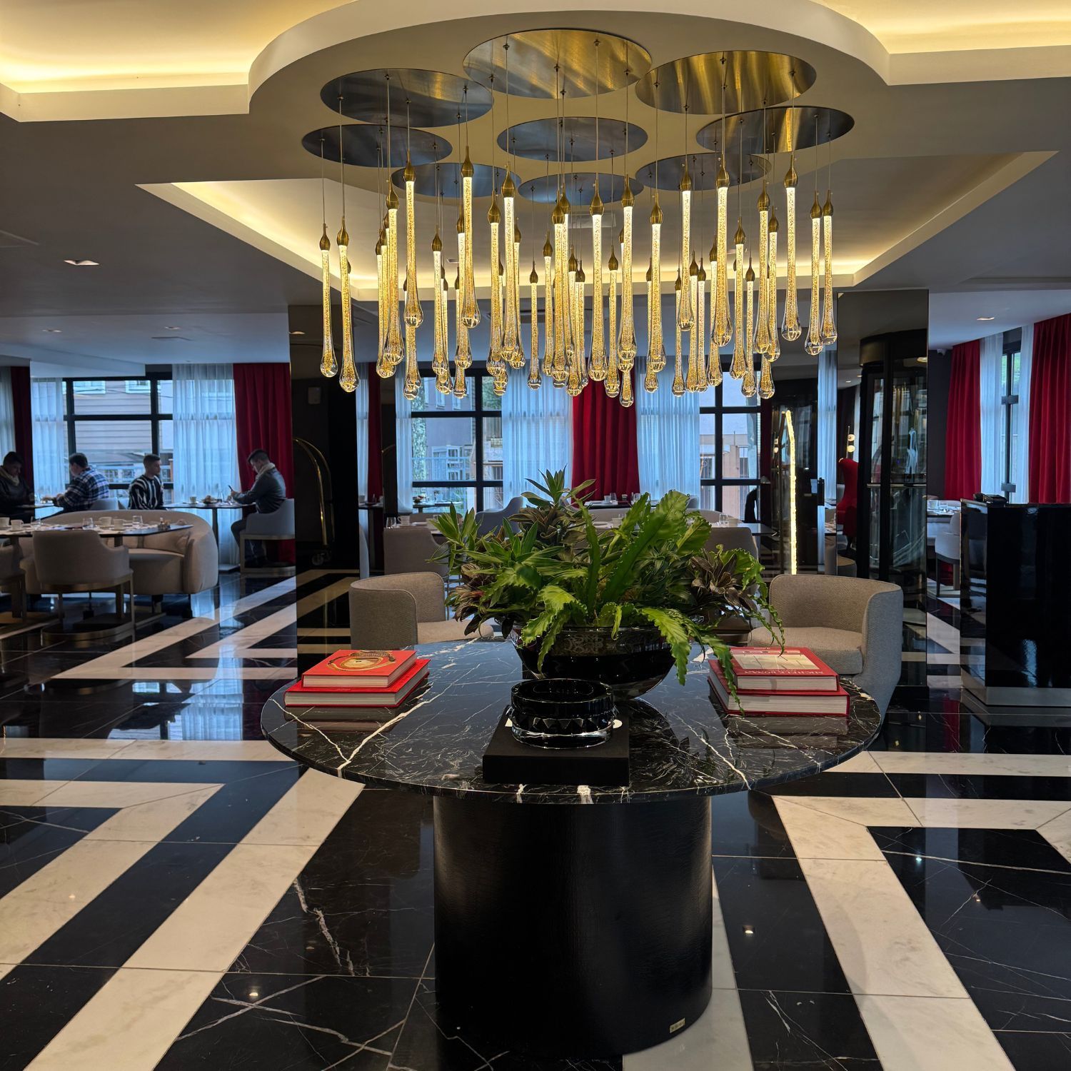 Recepção do Sofistic Hotel de Luxo em Gramado