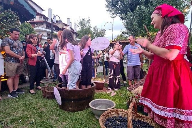 Pisa das uvas na vindima em Gramado Serra Gaúcha