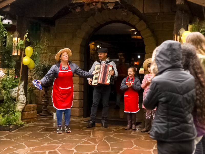 Música de gaita e dança no Tour Linha Bella em Gramado Serra Gaúcha