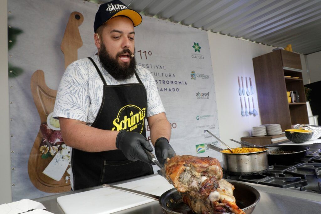 Churrasqueiro Fernando Schimanoski Festival de Cultura e Gastronomia em Gramado Serra Gaúcha