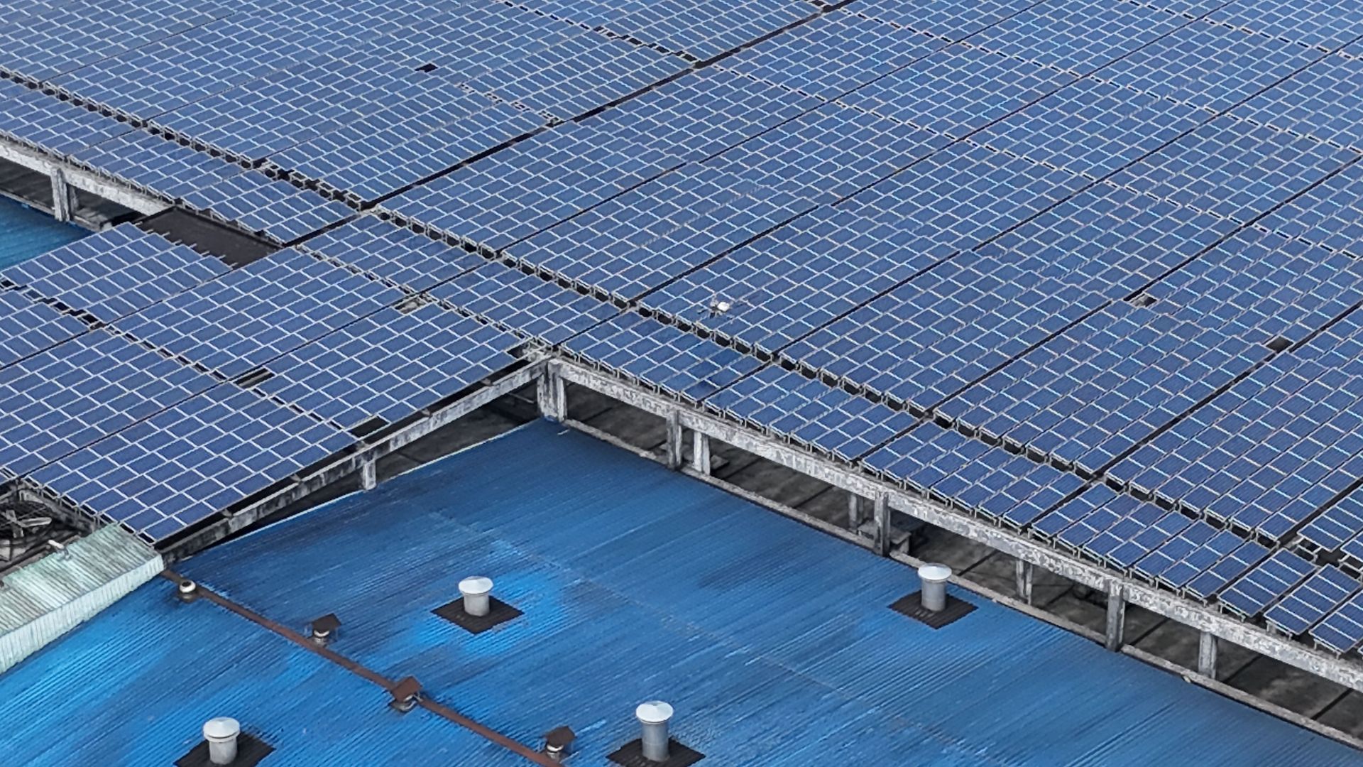 Commercial Solar panel in Warehouses & Distribution Facilities