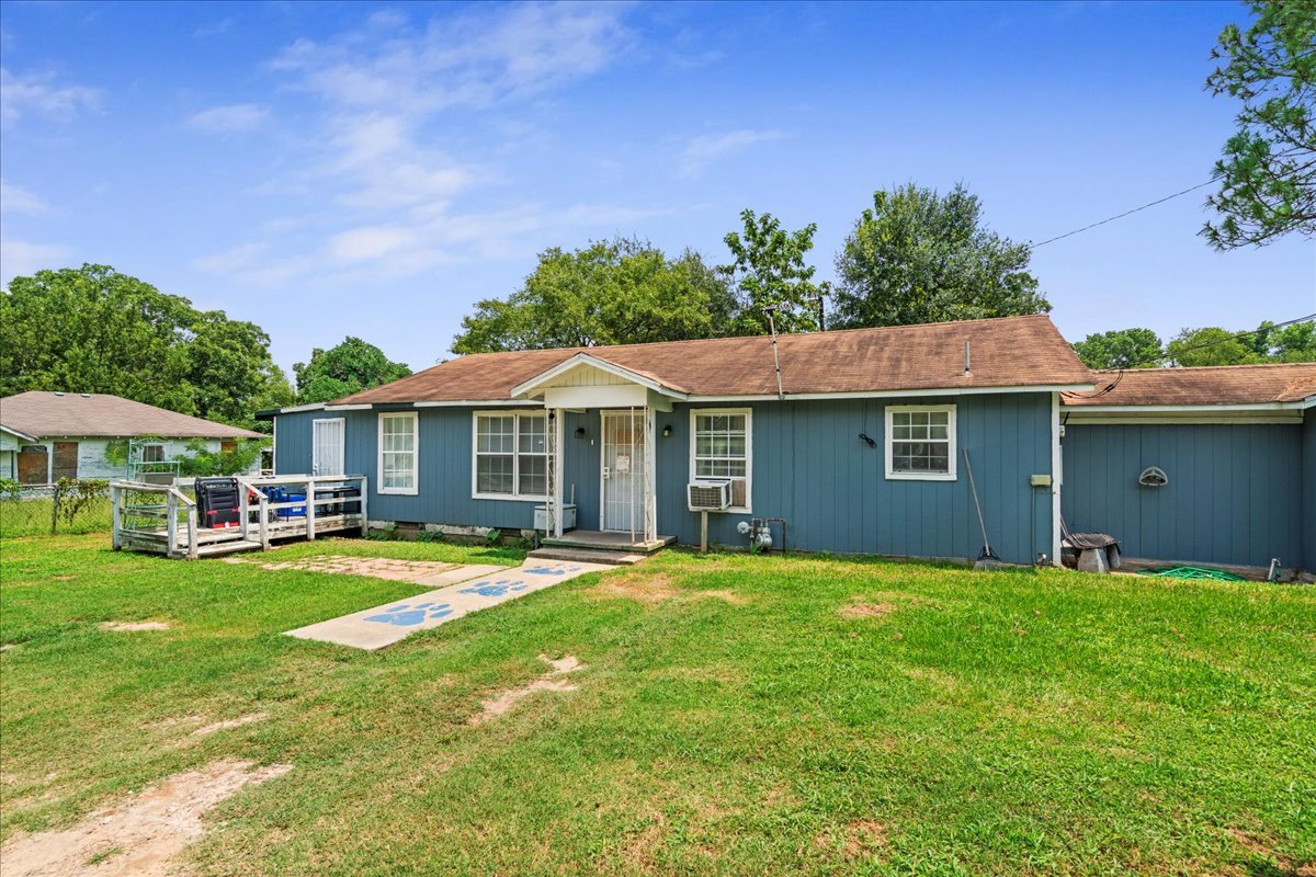 Residential Property Rockdale, TX Carol Matous Jim Currey Realty