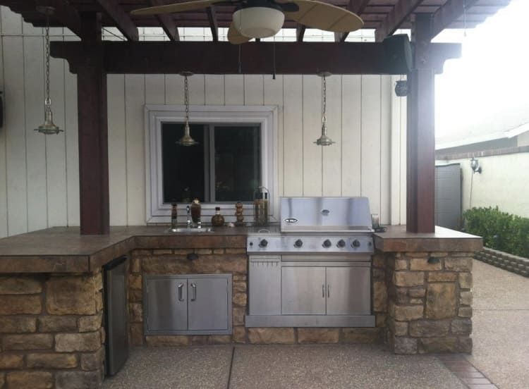 Outdoor kitchen built on concrete and paver patio in Stockton CA.