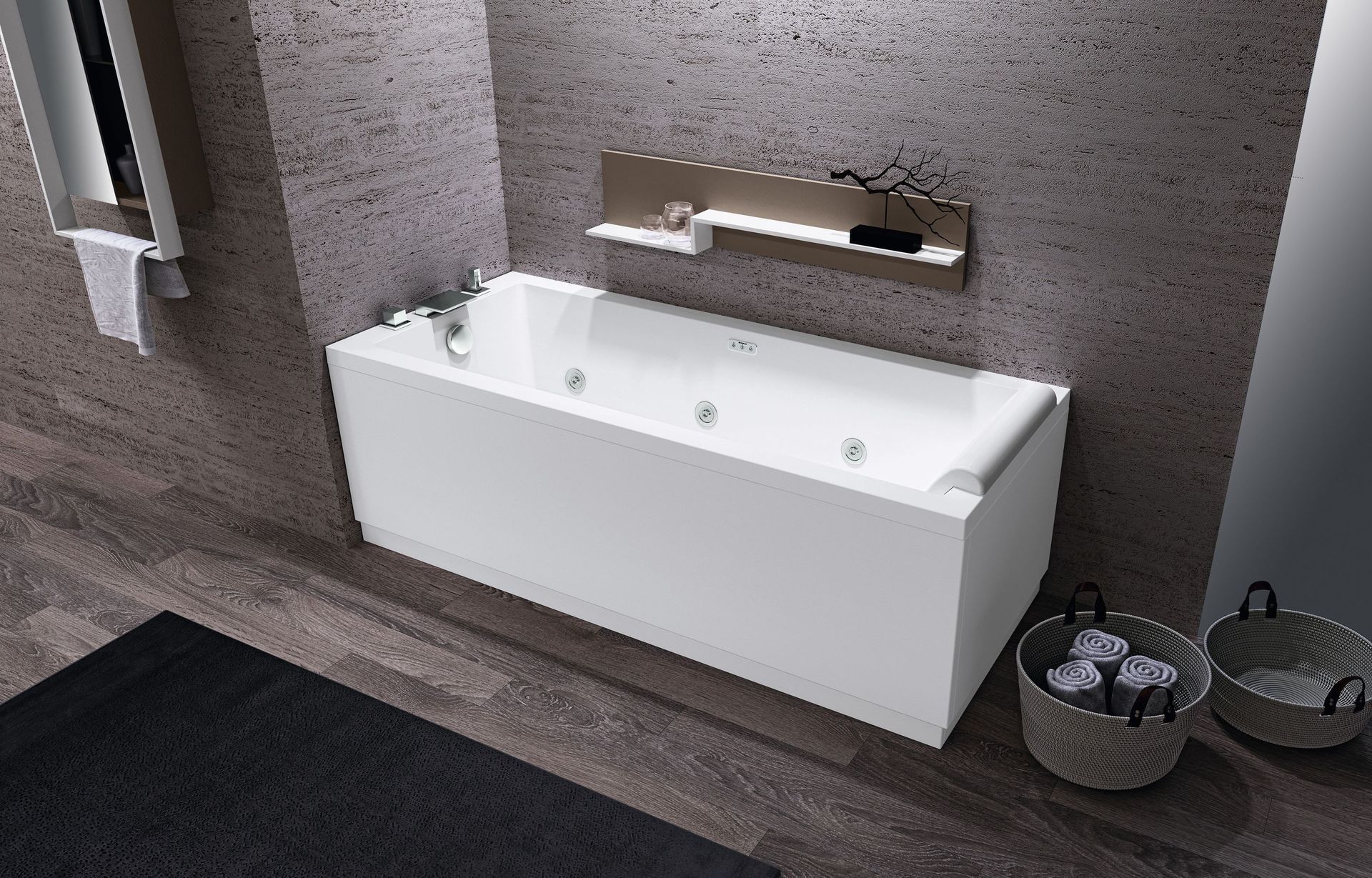 Bagno moderno con vasca da bagno freestanding bianca, mensola a muro e cesti intrecciati su pavimento in piastrelle grigie.