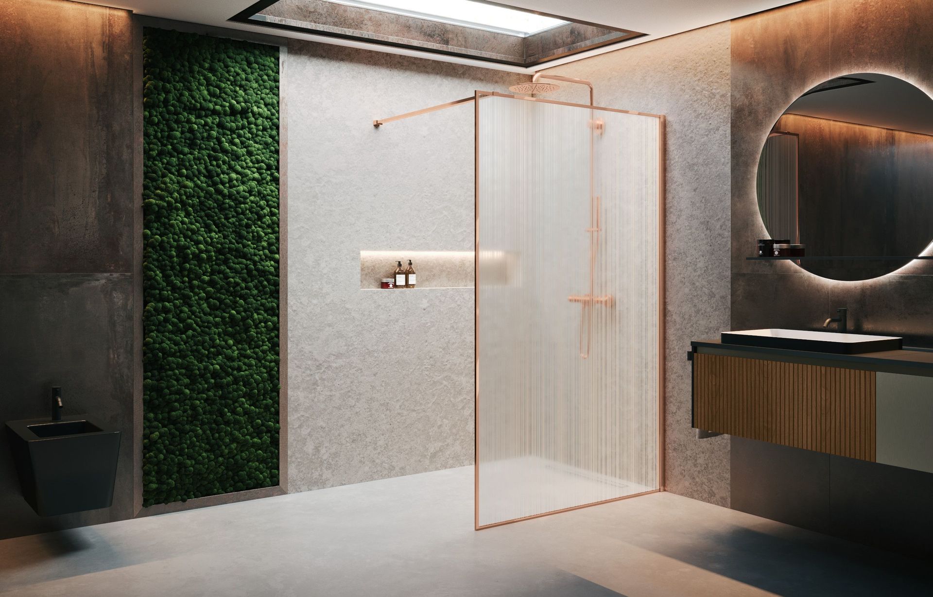 Bagno moderno e minimalista con doccia in vetro, specchio rotondo, mobile lavabo in legno e parete decorativa verde.