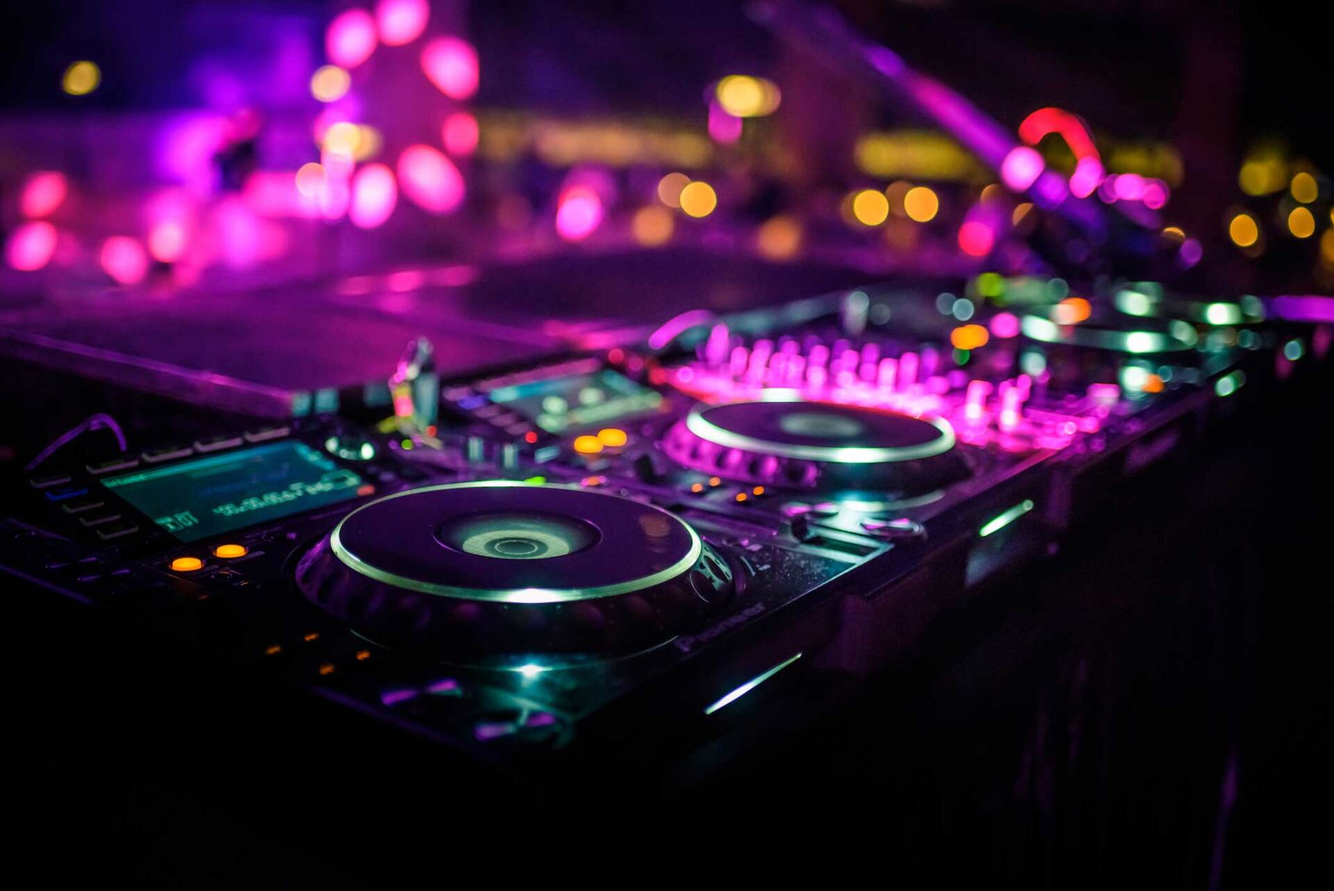 DJ Services — Tucson, AZ — Tracy’s Tucson Catering