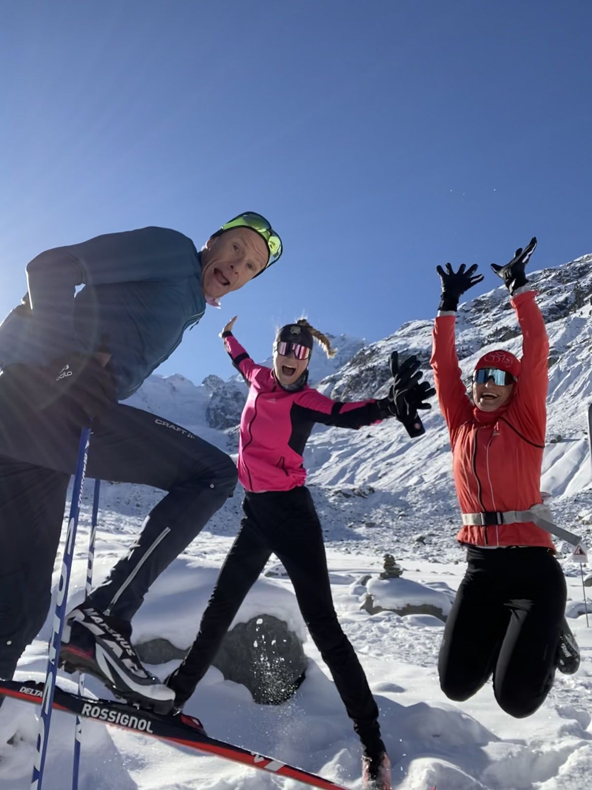 Sci di fondo, foto di gruppo gioiosa