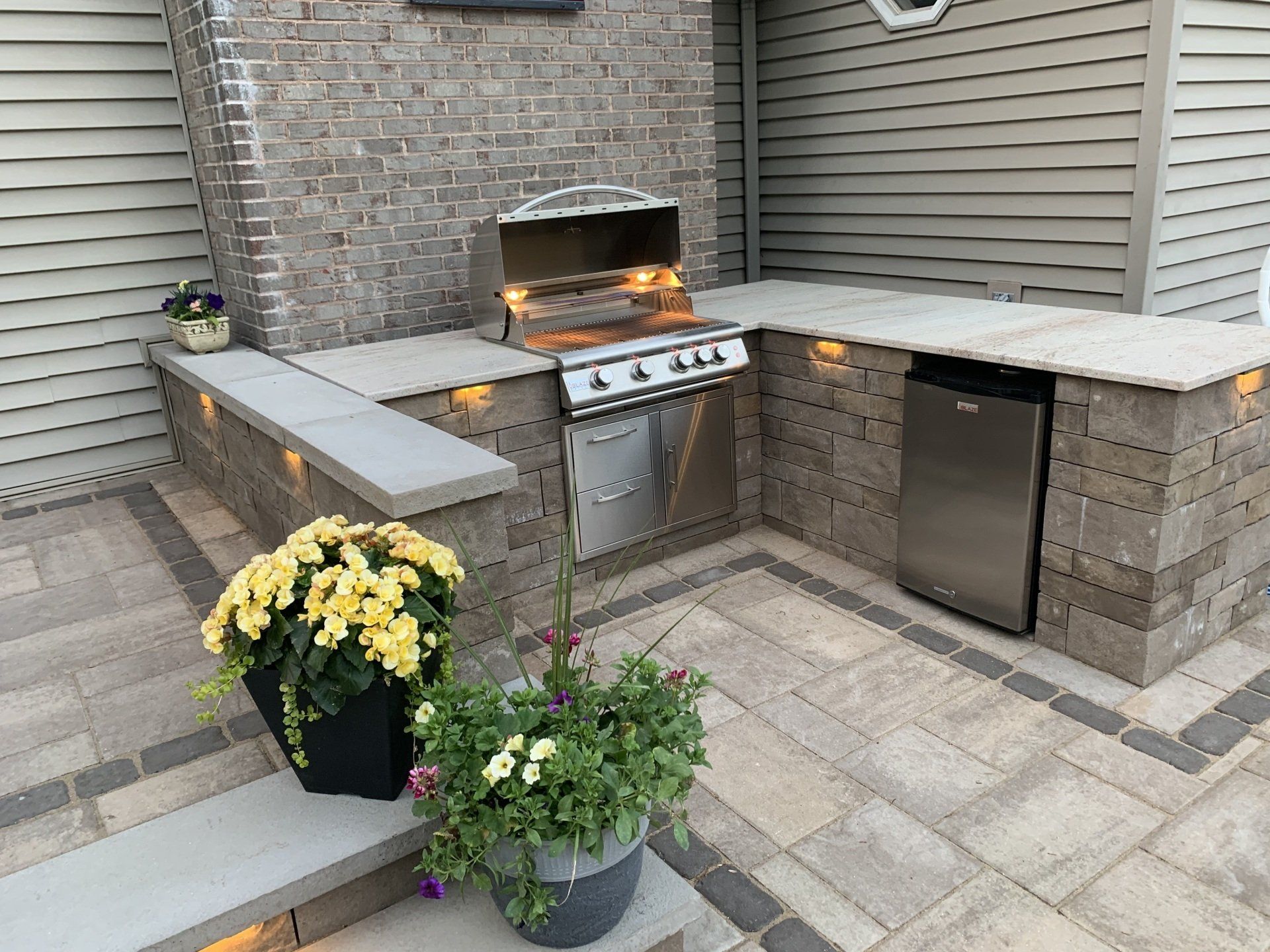 outdoor kitchens and patios