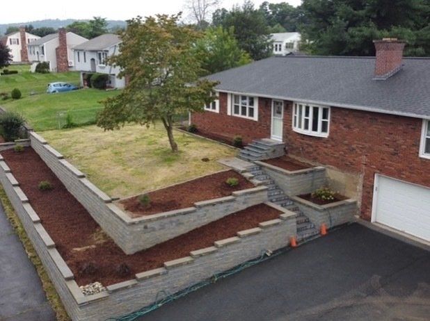retaining wall contractor