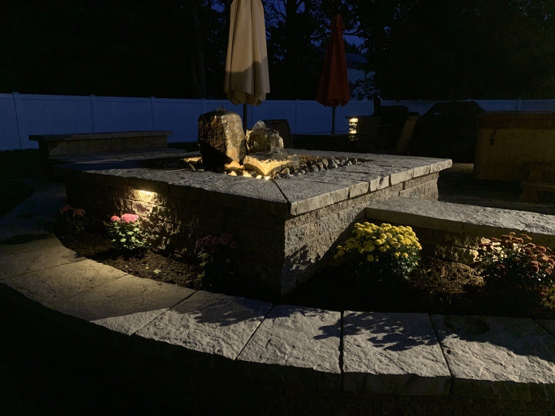 LOW VOLTAGE. OUTDOOR LIGHTING