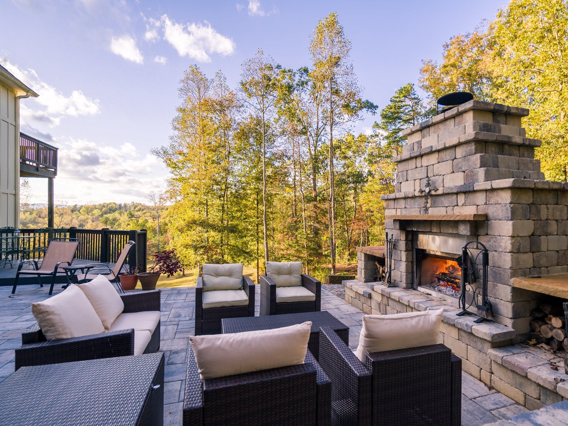 Modern Outdoor Fireplace Inspirations