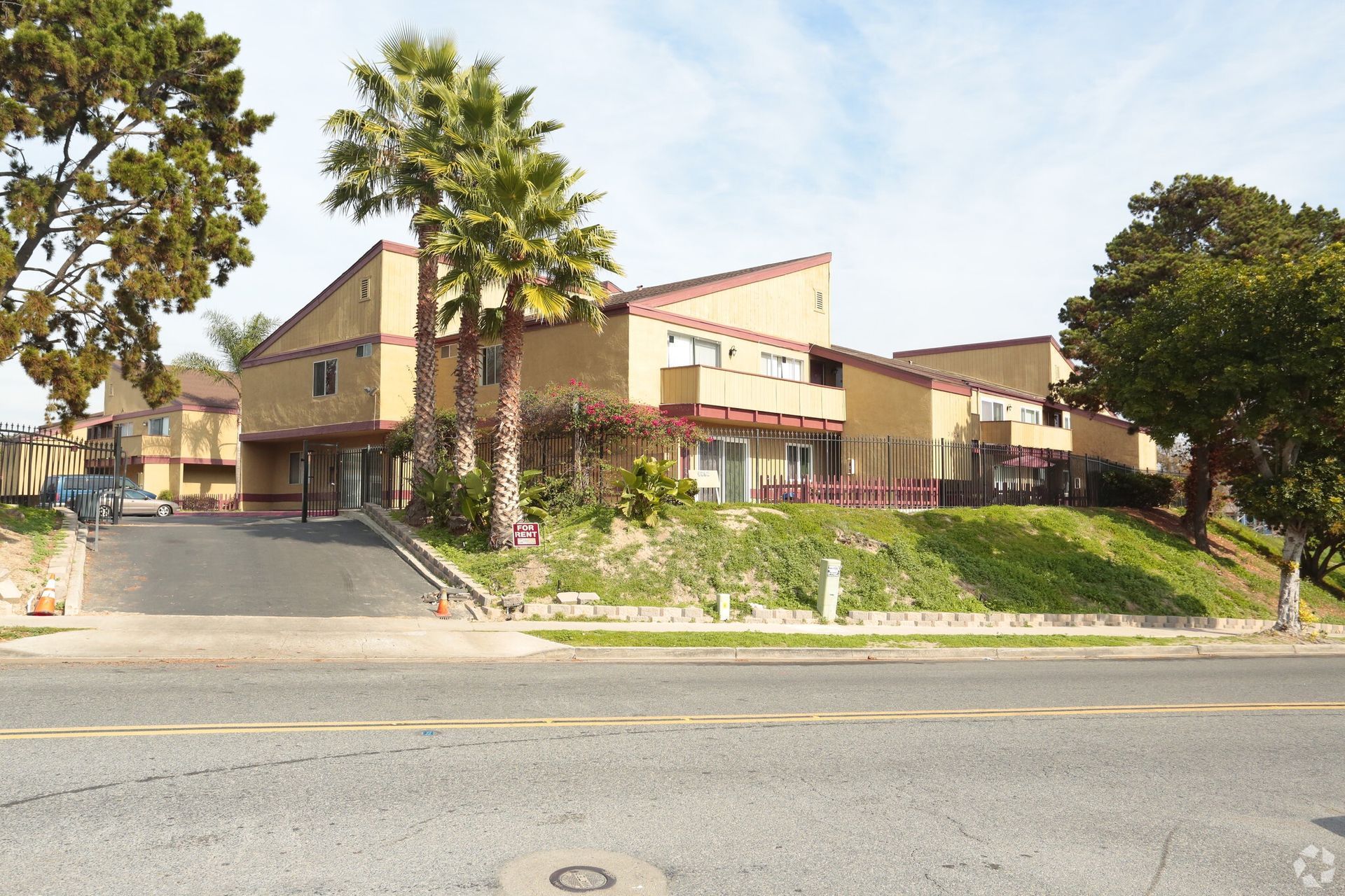 ALTAMARINA APARTMENTS