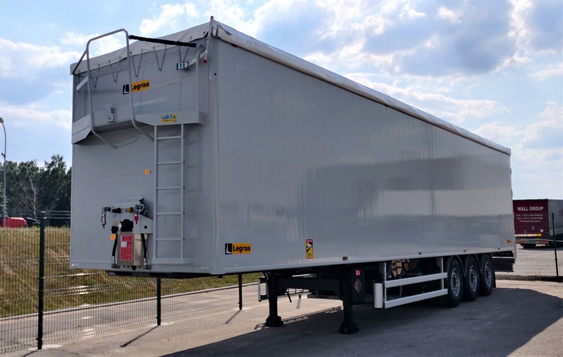 LEGRAS рухома пiдлога, щеповоз Т7, щеповозы, причип, напівпричеп ЛЕГРАС, cargofloor, подвижной пол walking floor ukraine, knapen, kraker, bodex, schwarzmueller, сервис LEGRAS
