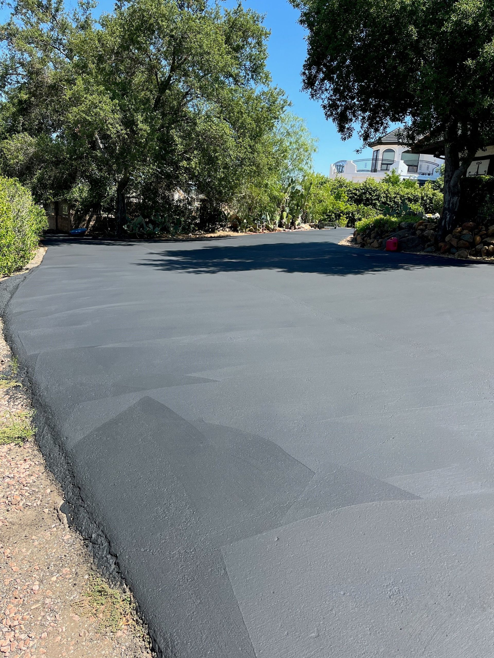 Driveway sealcoating completed by Pacific Asphalt Paving in Menifee CA
