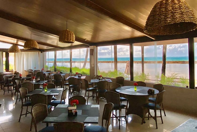 Restaurante Quebra Mar - Village Barra Hotel