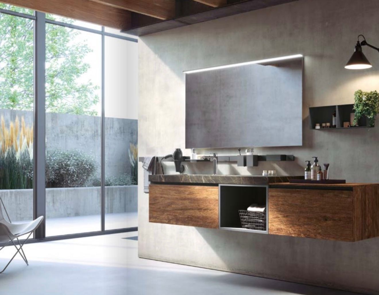 Cucina moderna con mobili in legno, paraschizzi in acciaio inox, lavello a isola e ampia finestra con vista sul patio.