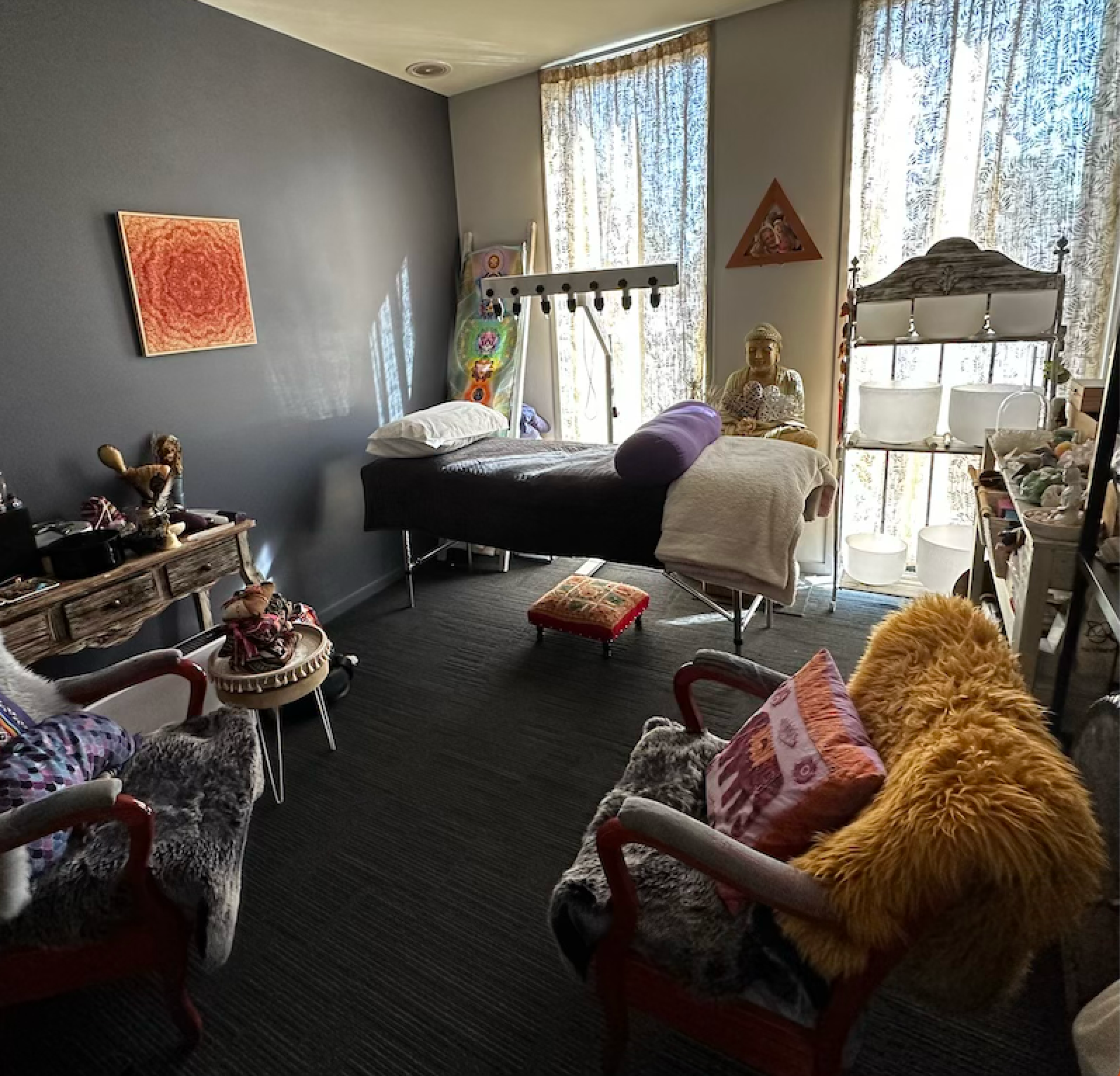 Hands Of Therapist Performing Reiki On YOung Woman At Spa — Fitness Studio & Gym in Sebastopol