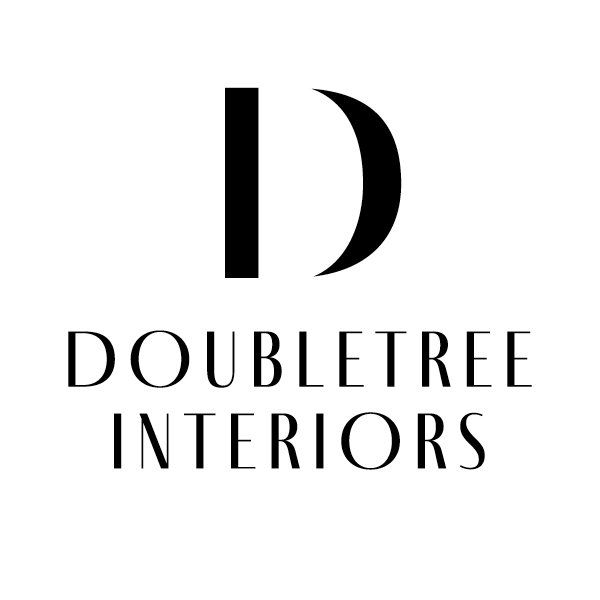 A black and white logo for doubletree interiors