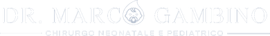 Logo con testo bianco tenue e un’icona rossa a forma di stetoscopio su uno sfondo chiaro.