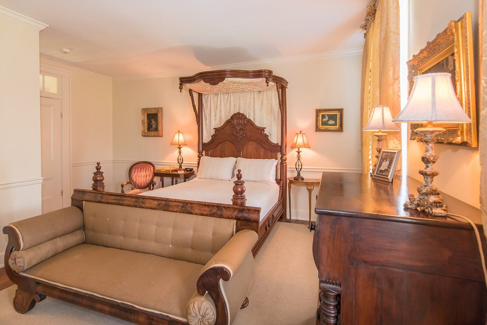 The Ernestine Room — Natchez, MS — The Burn Luxury Inn