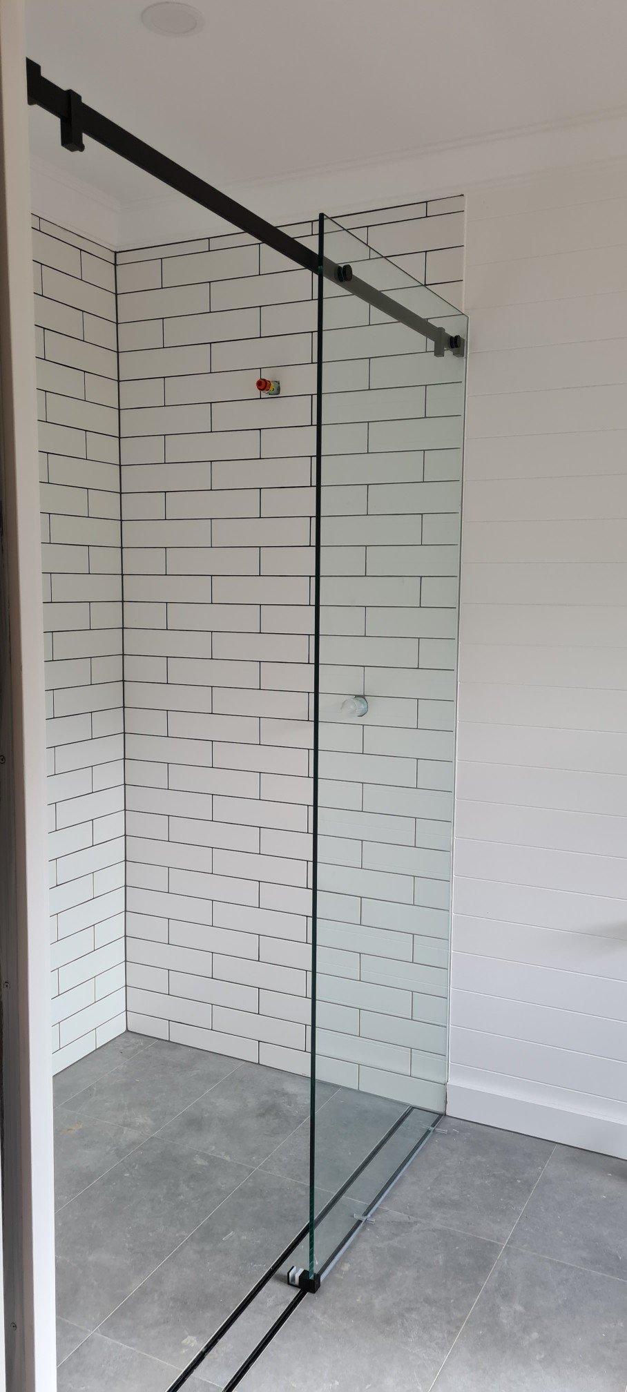 1 Frameless Shower Screens Newcastle Supply & Install