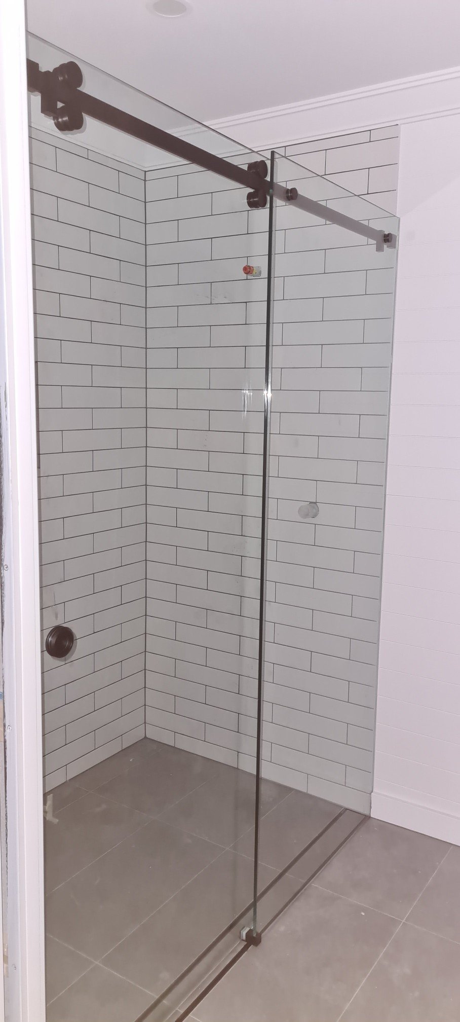 1 Frameless Shower Screens Newcastle Supply & Install