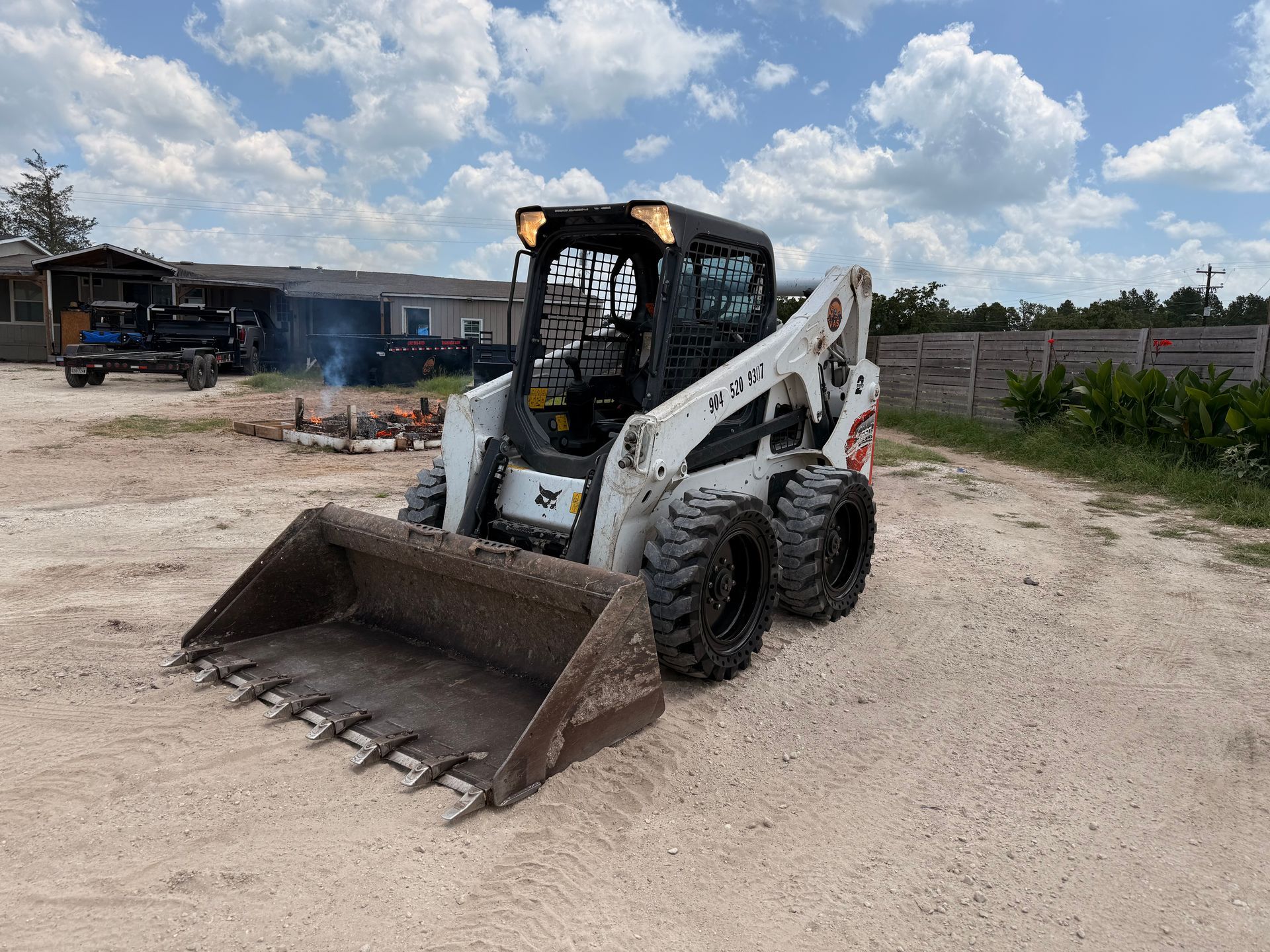 Bobcat S650 (Skid Steer Loader)