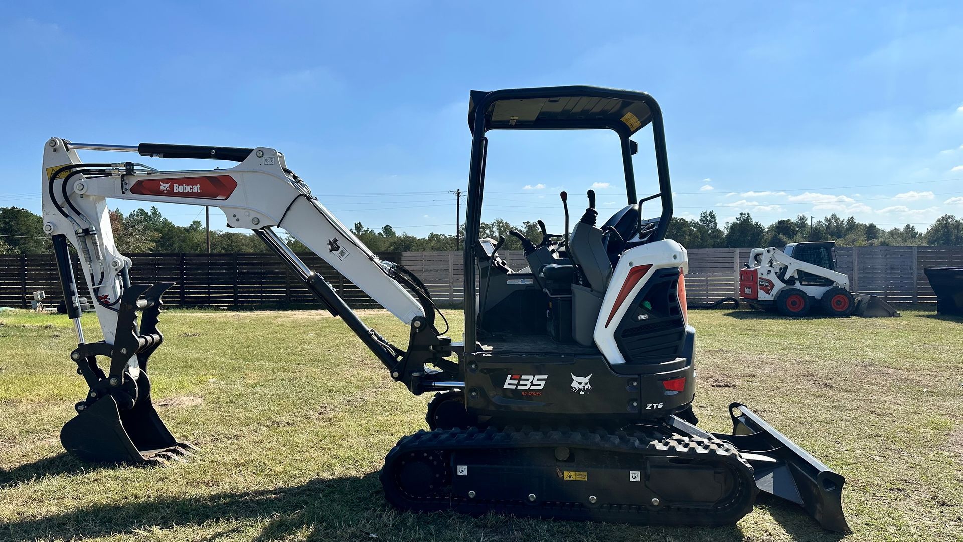 Bobcat E35 R2 Series (Mini Excavator)