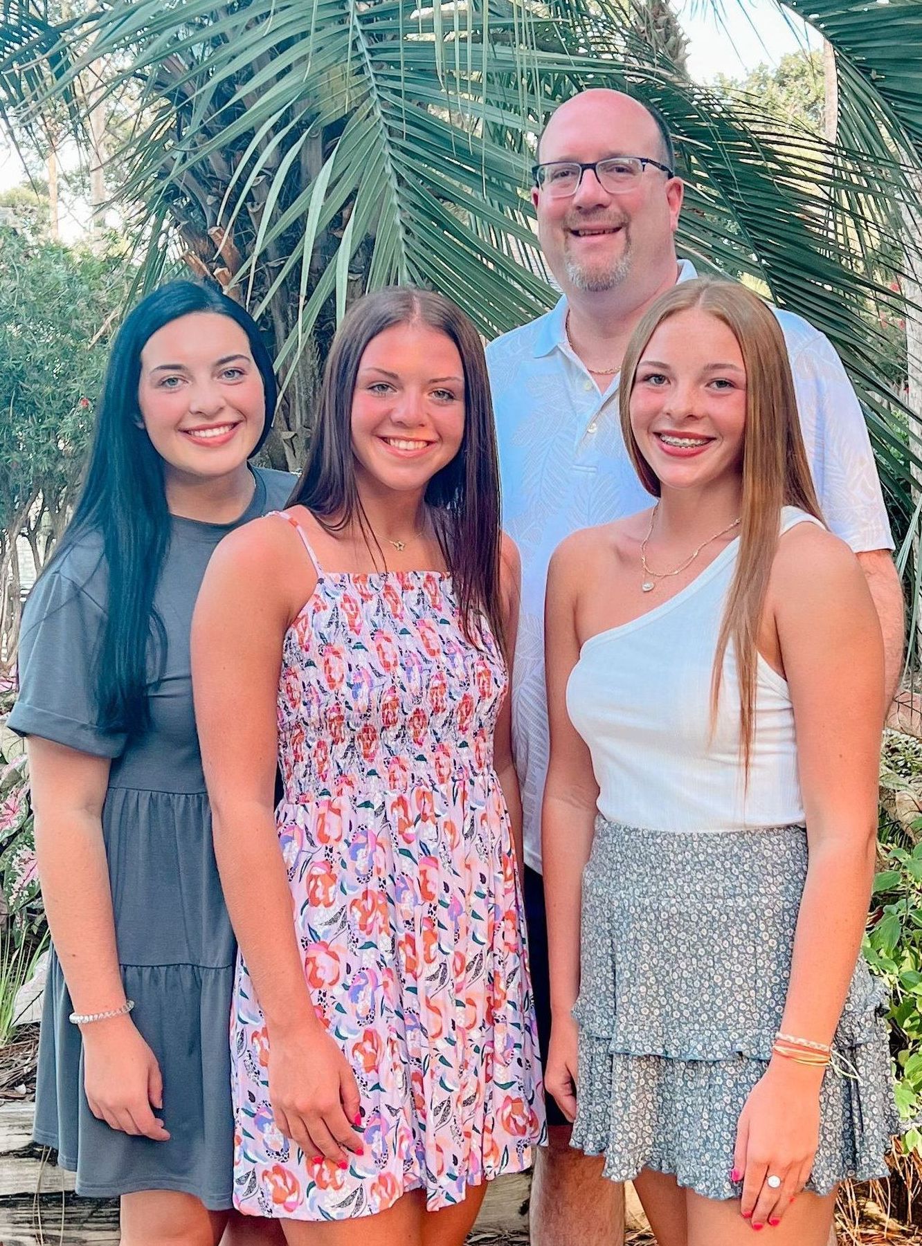 Jones Family (John, Hannah, Peighton & Abbie