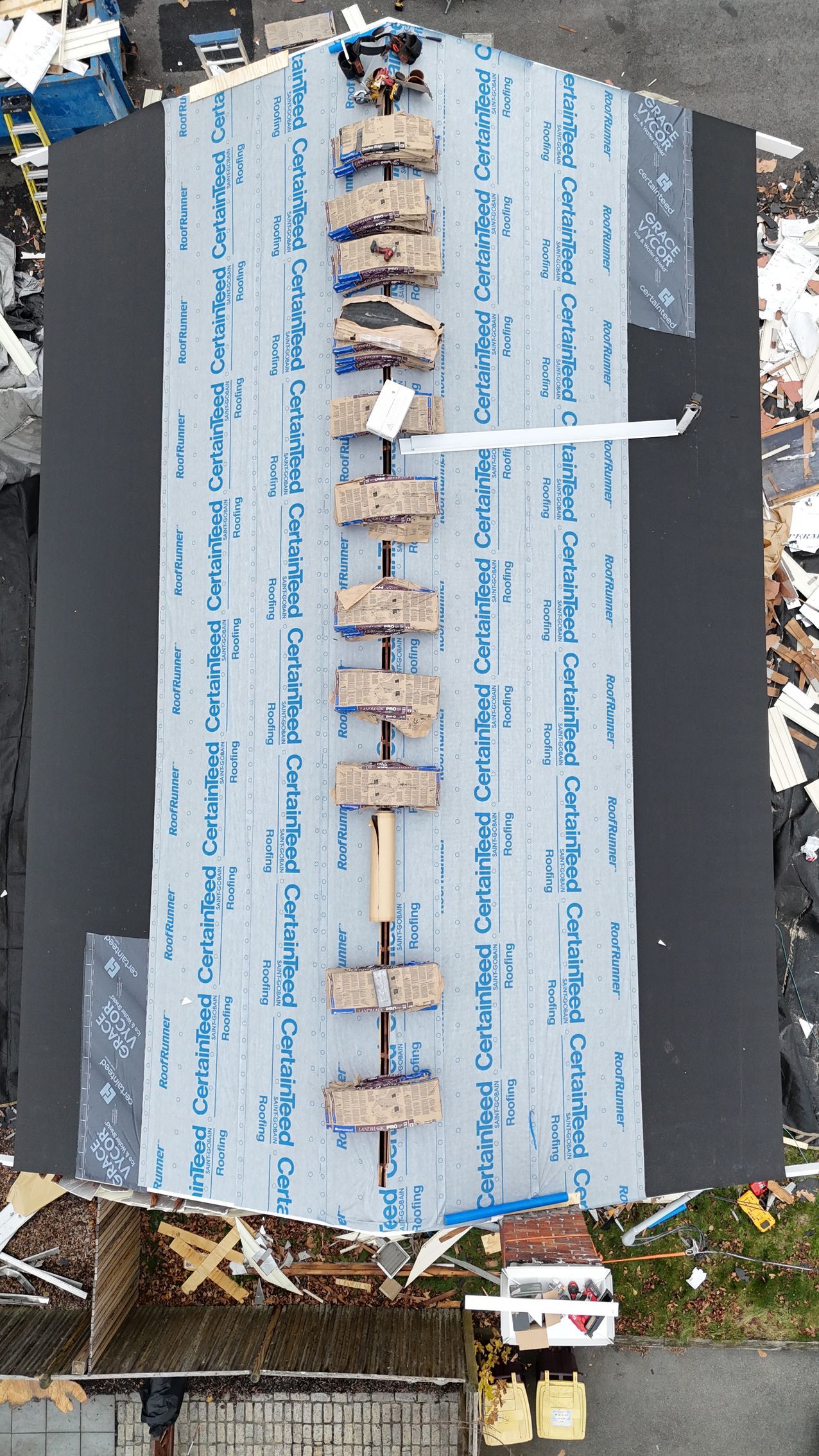 Top-down view of a rectangular, light-blue instructional diagram with ten rectangular samples aligned down the center.