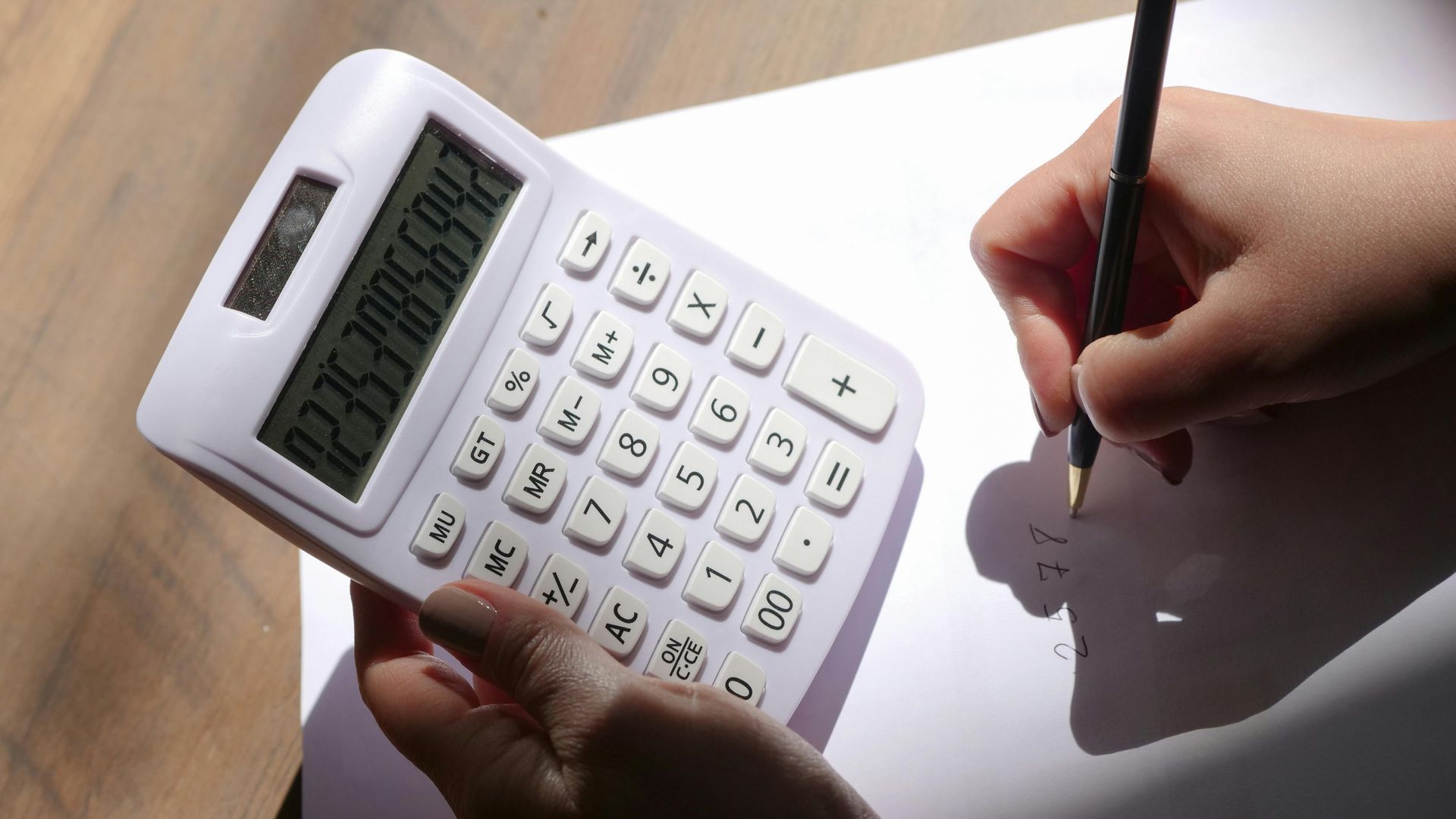 Novità DL fiscale 2026 iperammortamento PEX bollo pacchi