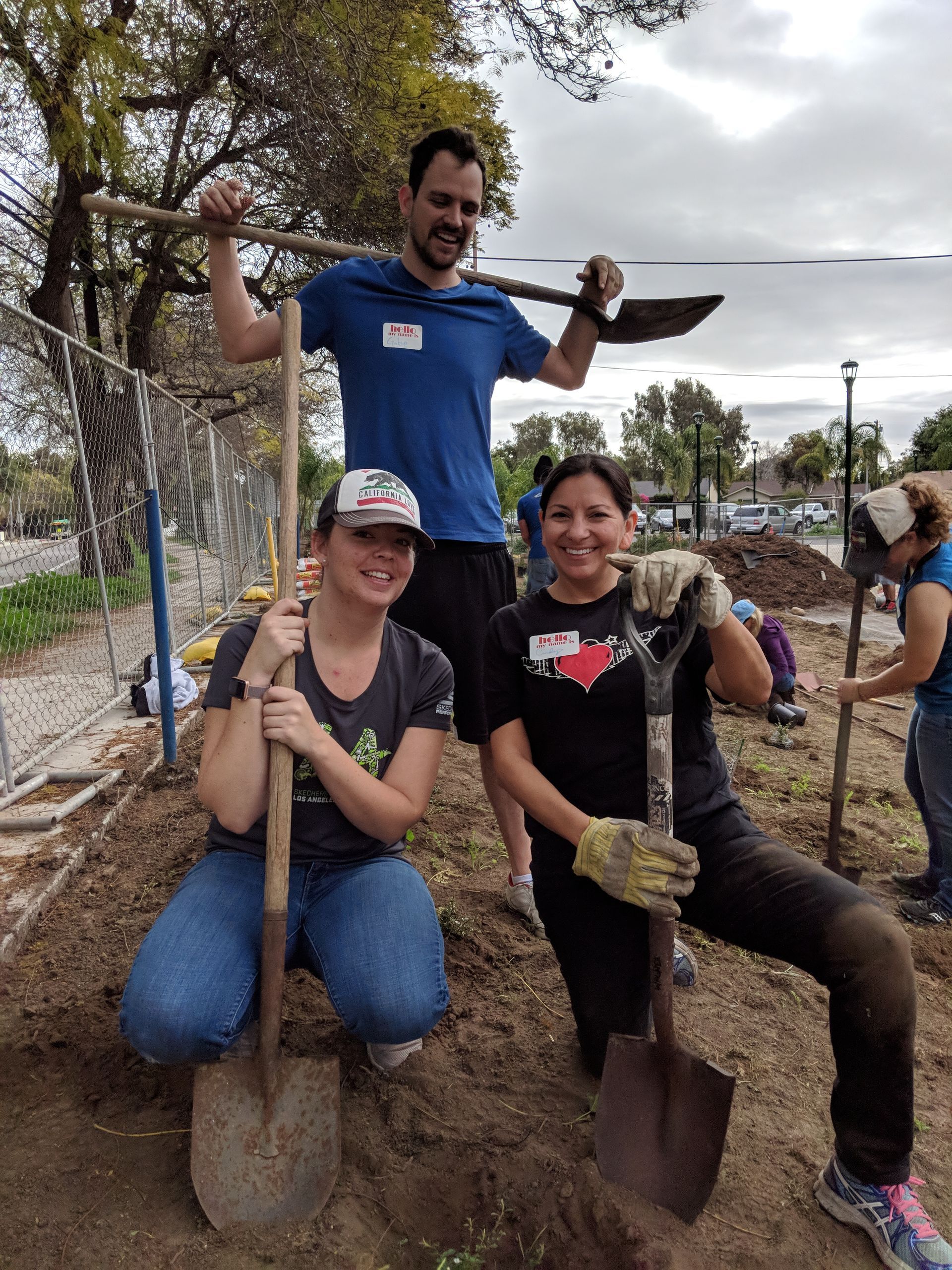 volunteers doing community service